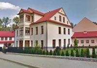 Koronawirus u nauczycielki. Zdalne nauczanie do końca tygodnia, uczniowie i pracownicy w nadzorze epidemiologicznym - zdjęcie główne