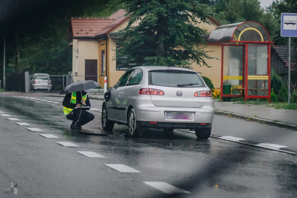 Potrącenie dwóch młodych mężczyzn. Kierowca nie zauważył ich na nieoświetlonym przejściu - zdjęcie 3