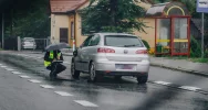 Potrącenie dwóch młodych mężczyzn. Kierowca nie zauważył ich na nieoświetlonym przejściu - zdjęcie 3