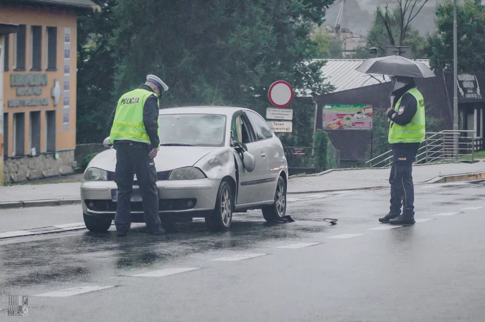 Potrącenie dwóch młodych mężczyzn. Kierowca nie zauważył ich na nieoświetlonym przejściu - zdjęcie 5