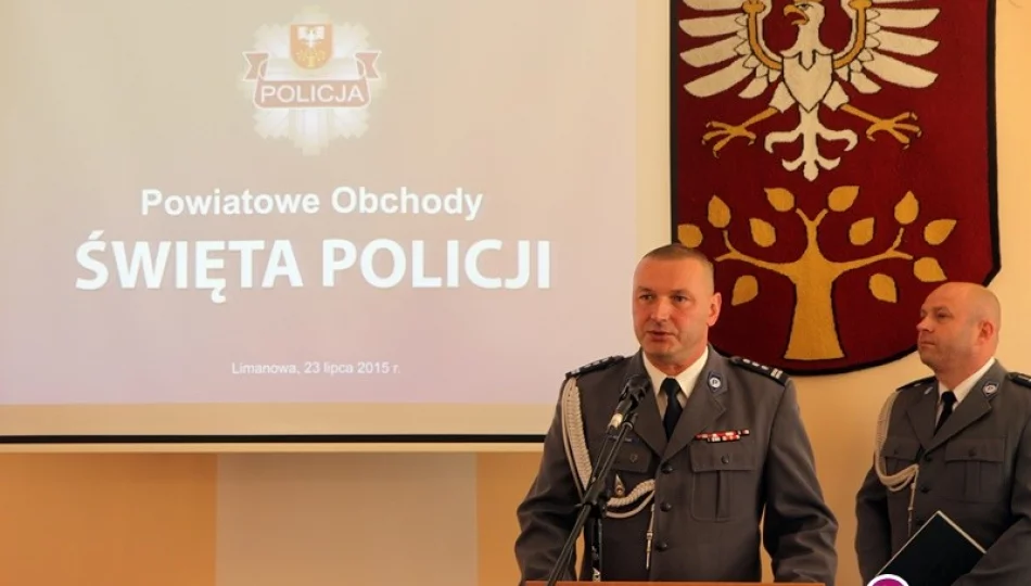 Awanse i odznaczenia dla funkcjonariuszy w dniu Powiatowego Święta Policji - zdjęcie 1