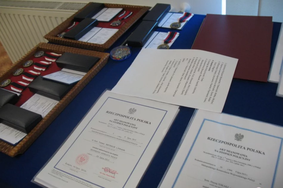 Święto Policji w Nowym Sączu: odznaczenia i awanse - zdjęcie 2