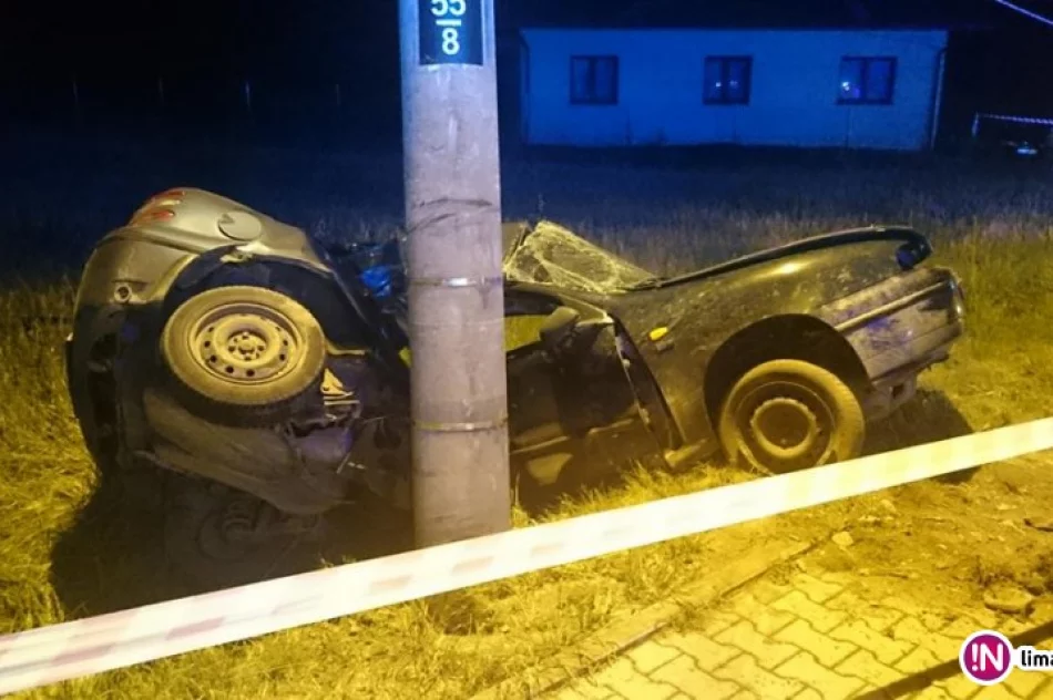 23-latka straciła panowanie nad autem i uderzyła w słup - zdjęcie 2