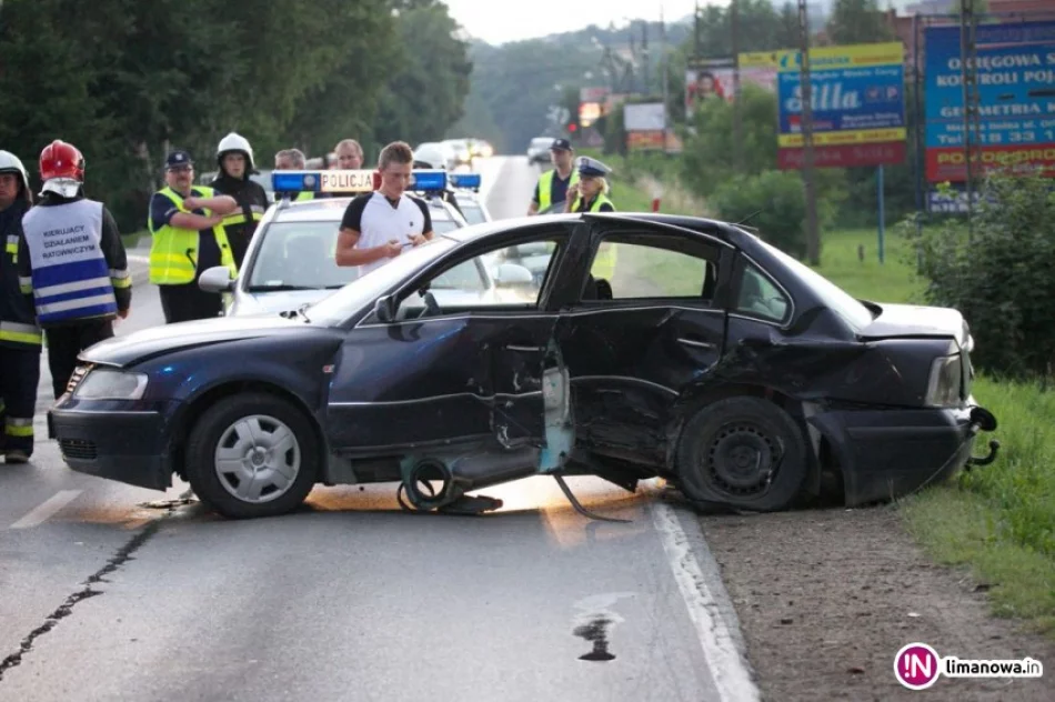 Poważny wypadek - cztery osoby ranne, na pomoc śmigłowiec - zdjęcie 2