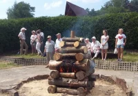 Składają hołd i szacunek swoim przodkom - zdjęcie główne