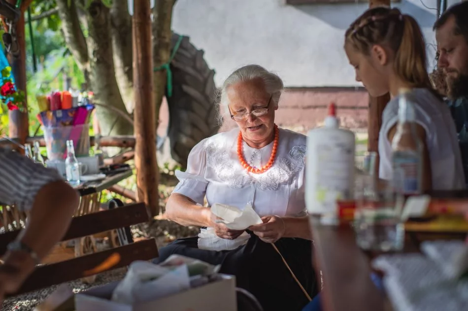 Rękodzielnicze spotkanie w Męcinie ze Stanisławą Oleksy - zdjęcie 2