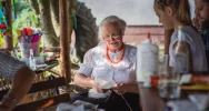 Rękodzielnicze spotkanie w Męcinie ze Stanisławą Oleksy - zdjęcie 2