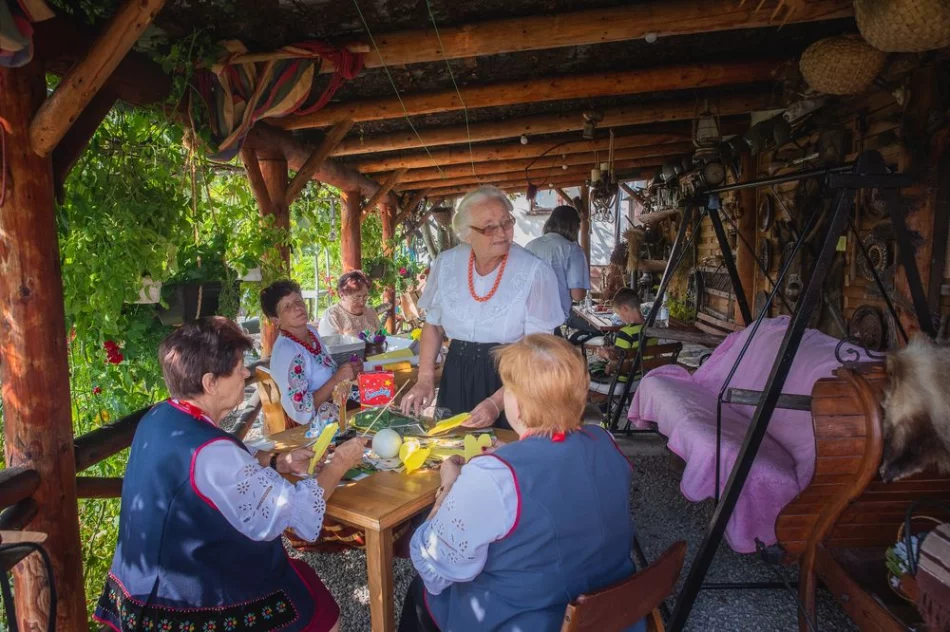 Rękodzielnicze spotkanie w Męcinie ze Stanisławą Oleksy - zdjęcie 3