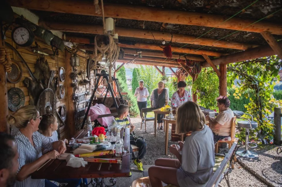 Rękodzielnicze spotkanie w Męcinie ze Stanisławą Oleksy - zdjęcie 5