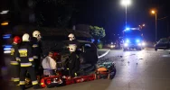 Groźnie wyglądające zderzenie dwóch samochodów: 3 osoby ranne, 3 prawdopodobnie zbiegły - zdjęcie 5