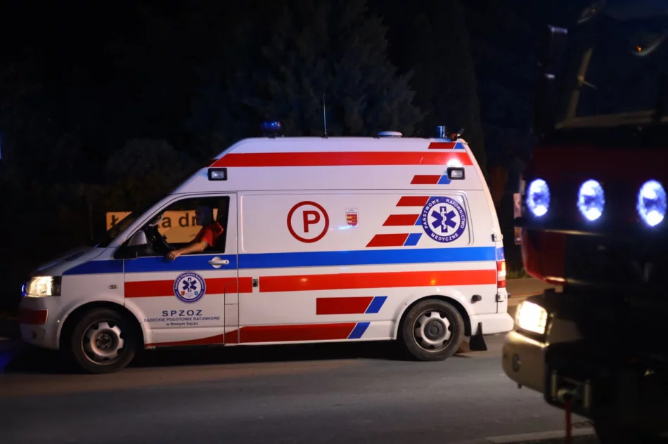 Groźnie wyglądające zderzenie dwóch samochodów: 3 osoby ranne, 3 prawdopodobnie zbiegły - zdjęcie 7