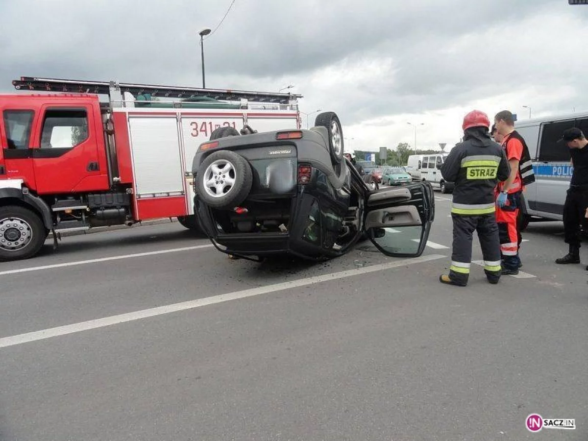 Nowy Sącz, Aleje Józefa Piłsudskiego - zderzenie dwóch samochodów