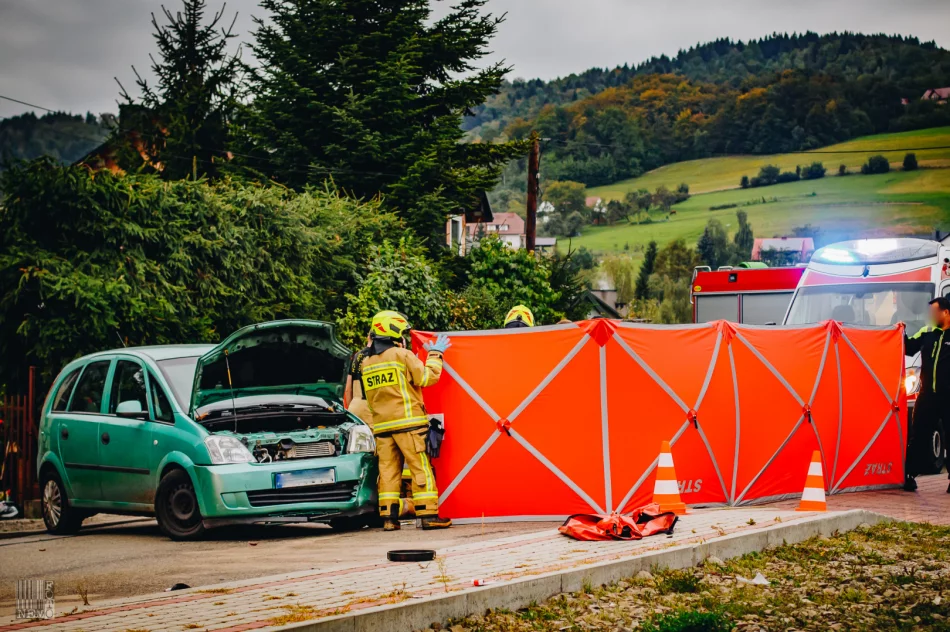 Nagranie momentu wypadku - motocyklista z impetem uderzył w samochód - zdjęcie 4