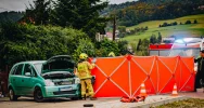 Nagranie momentu wypadku - motocyklista z impetem uderzył w samochód - zdjęcie 4