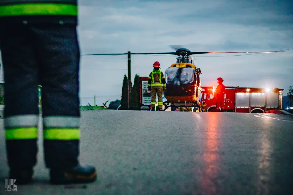 Nagranie momentu wypadku - motocyklista z impetem uderzył w samochód - zdjęcie 6