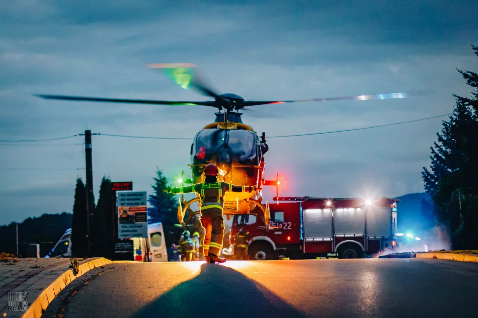 Nagranie momentu wypadku - motocyklista z impetem uderzył w samochód - zdjęcie 7