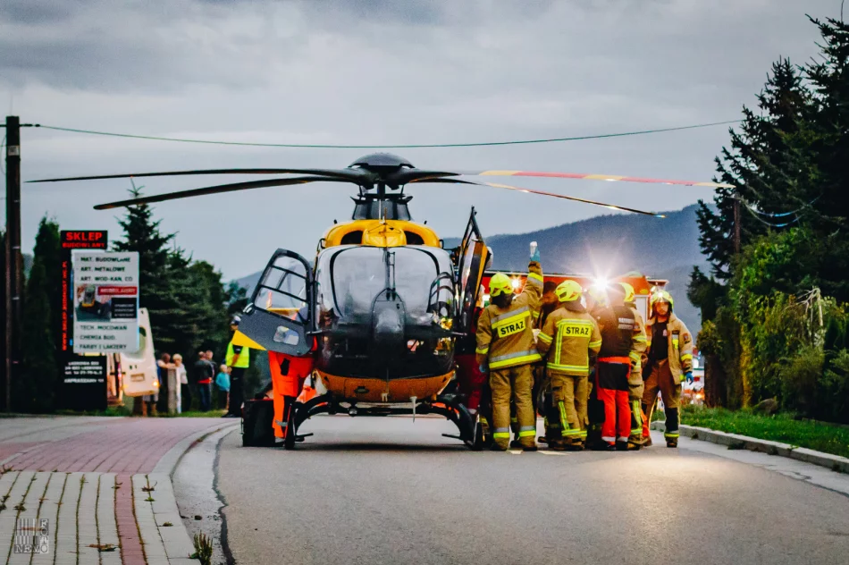 Nagranie momentu wypadku - motocyklista z impetem uderzył w samochód - zdjęcie 8