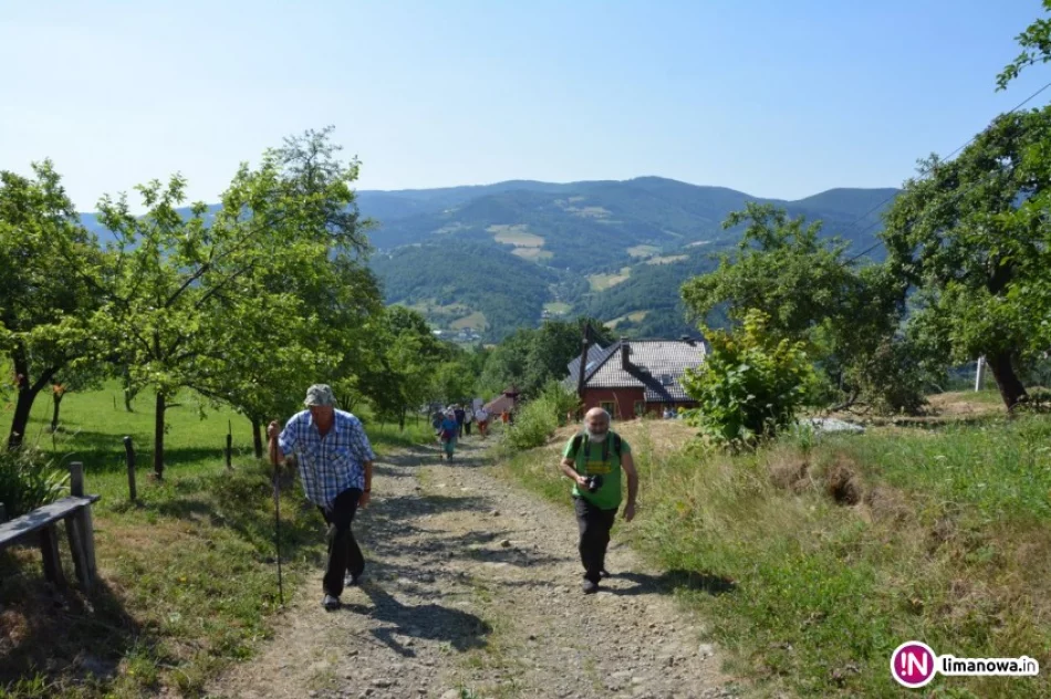 800 turystów zdobyło kolejny szczyt - zdjęcie 2