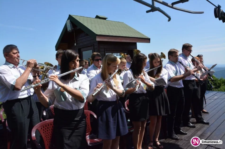 800 turystów zdobyło kolejny szczyt - zdjęcie 3