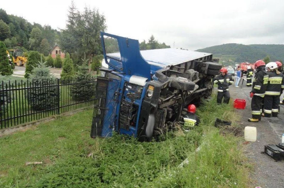 Łososina Dolna - ciężarówka zderzyła się z osobowym autem - zdjęcie 2