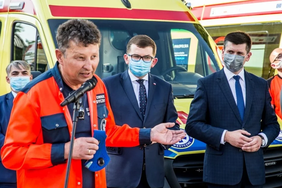 Ostatnie karetki oficjalnie przekazane. Szpital zyskał w ramach tarczy dwa ambulanse - zdjęcie 5
