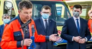 Ostatnie karetki oficjalnie przekazane. Szpital zyskał w ramach tarczy dwa ambulanse - zdjęcie 5
