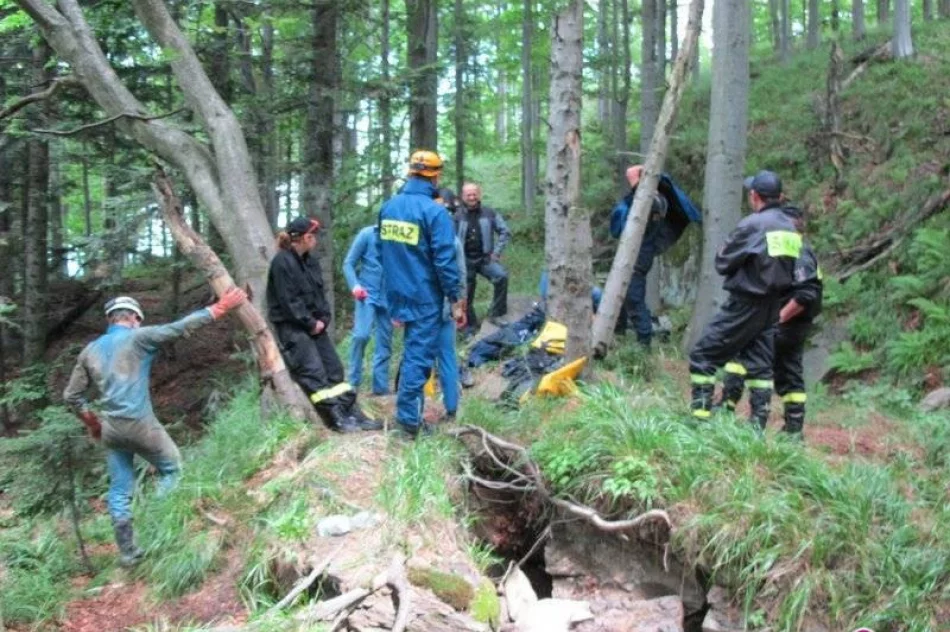 Ćwiczenia SGRW Krynica w jaskini Niedźwiedziej - zdjęcie 3