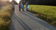 Młodzież z klas mundurowych wzięła udział w akcji sprzątania - zdjęcie 3
