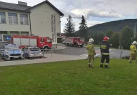 Ewakuacja w dwóch szkołach - alarmy okazały się fałszywe - zdjęcie główne