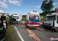 Czołowe zderzenie dwóch ciężarówek - zdjęcie główne