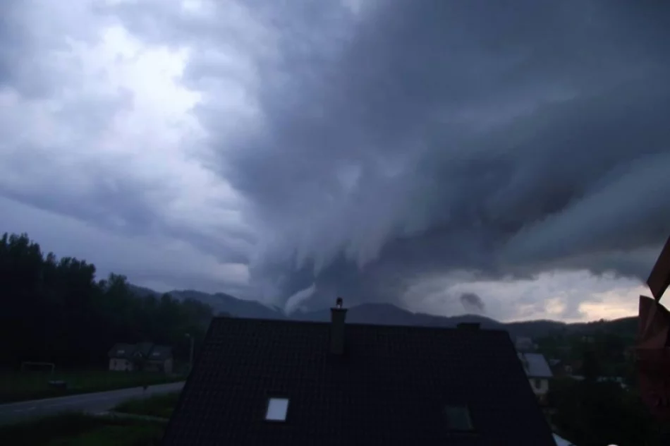 Piorunująca fascynacja - Bartosz Bugara łowca burz - zdjęcie 2