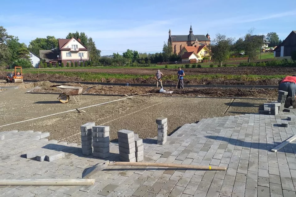 Trwają prace przy bazie rekreacyjno – sportowej  - zdjęcie 2