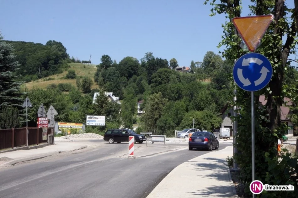 Wprowadzono ruch okrężny - kierowcy jeżdżą na pamięć, czyli pod prąd - zdjęcie 3