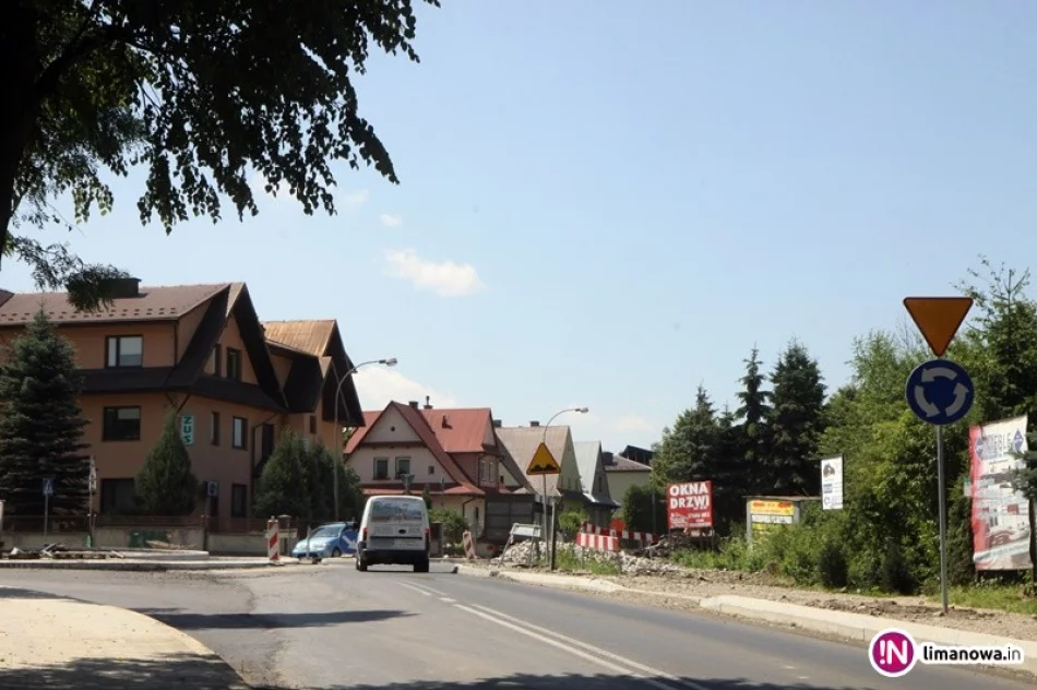 Wprowadzono ruch okrężny - kierowcy jeżdżą na pamięć, czyli pod prąd - zdjęcie 4