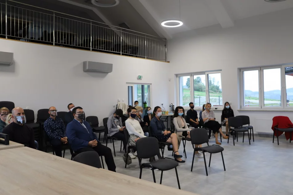 Uroczyste podsumowanie V edycji Gminnego Konkursu Fotograficznego - zdjęcie 10