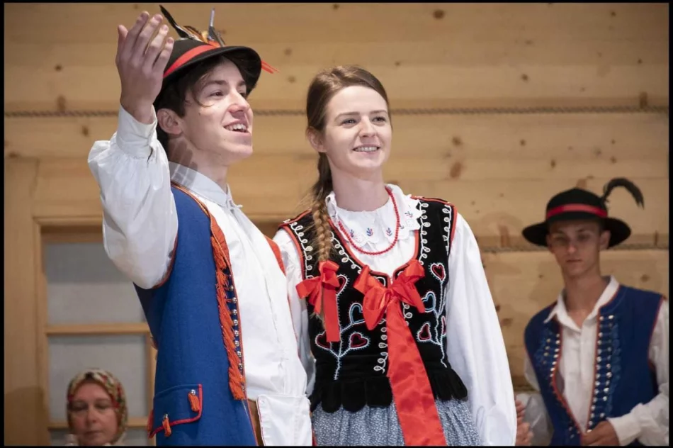 Zespół Spod Kicek laureatem 35. Międzywojewódzkiego Sejmiku Wiejskich Zespołów Teatralnych - zdjęcie 5