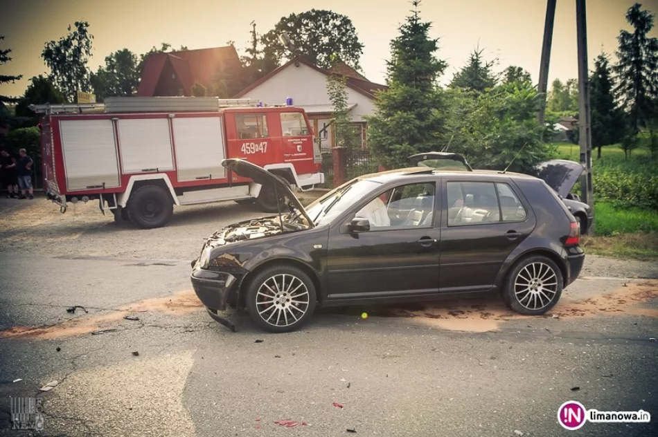 Zderzenie podczas wyprzedzania. Jeden z kierowców trafił do szpitala - zdjęcie 3