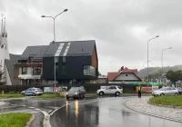 Policjant ukarany mandatem za spowodowanie kolizji - zdjęcie główne