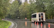 Samochód osobowy zderzył się z kursowym busem - zdjęcie 2