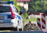 Policjanci od piątku czekają na saperów - zdjęcie główne