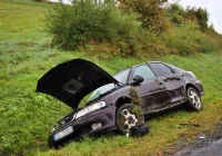 Na "krajówce" dachował samochód, 52-latek trafił do szpitala - zdjęcie główne