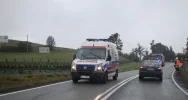 Na "krajówce" dachował samochód, 52-latek trafił do szpitala - zdjęcie 5