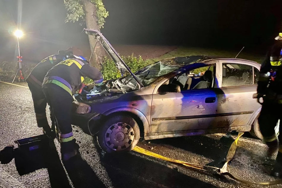Dachował samochód - trzecia kolizja jednego dnia na tzw. kolanie - zdjęcie 2
