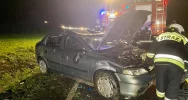 Dachował samochód - trzecia kolizja jednego dnia na tzw. kolanie - zdjęcie 3