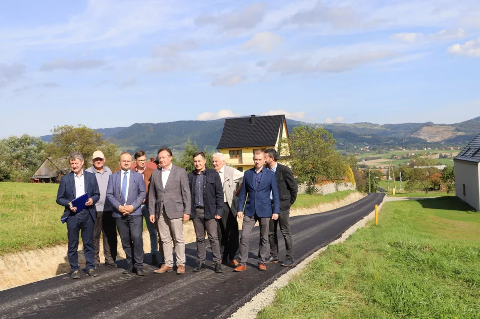 Zmodernizowane drogi w Męcinie, Młynnem i Lipowem już po odbiorach - zdjęcie 2