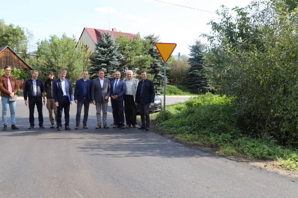 Zmodernizowane drogi w Męcinie, Młynnem i Lipowem już po odbiorach - zdjęcie 3