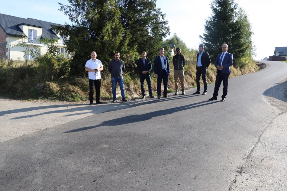 Zmodernizowane drogi w Męcinie, Młynnem i Lipowem już po odbiorach - zdjęcie 11