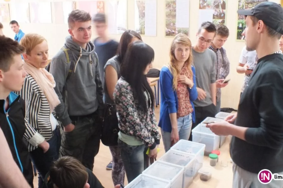 Uczyli się jak obchodzić się z ptasznikami i skorpionami - zdjęcie 3