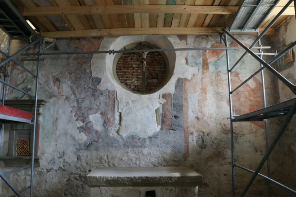 Wizytowali zabytkowe kościoły, w których prowadzone są prace dzięki dotacjom - zdjęcie 2