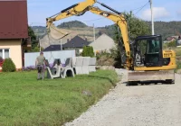 Trwa przebudowa gminnej drogi za ponad 700 tys. zł - zdjęcie główne